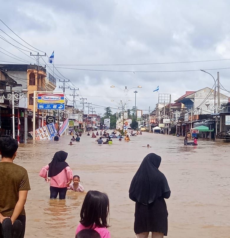 Jalur Menuju Sumut via Rohul Terputus Akibat Banjir