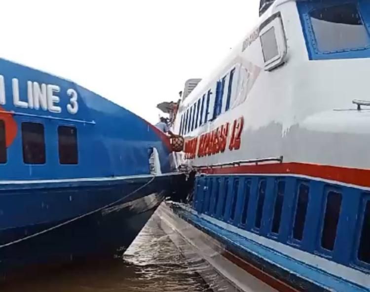 Ditabrak Kapal Dumai Line Kondisi  Lambung Dumai Express Koyak