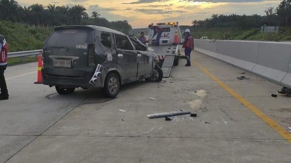 Ini Kronologi Kecelakaan Maut Minibus 11 Penumpang di Tol Pekanbaru-Bangkinang