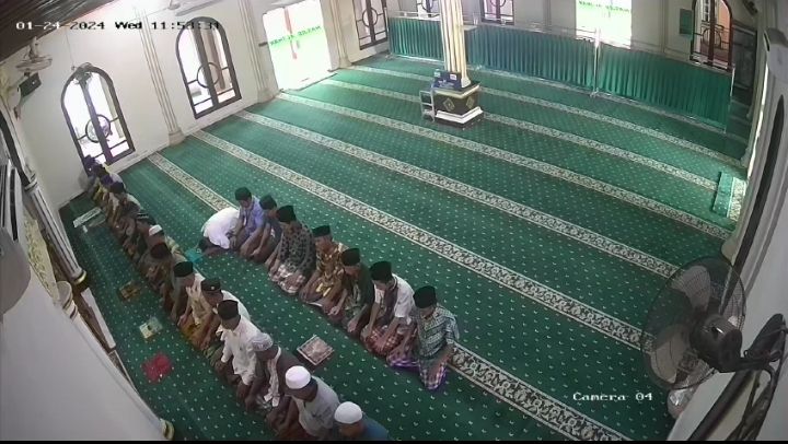 Saat Sholat Zuhur  di Masjid  Al Iman Ketua Bapekam Tualang, Siak Meninggal