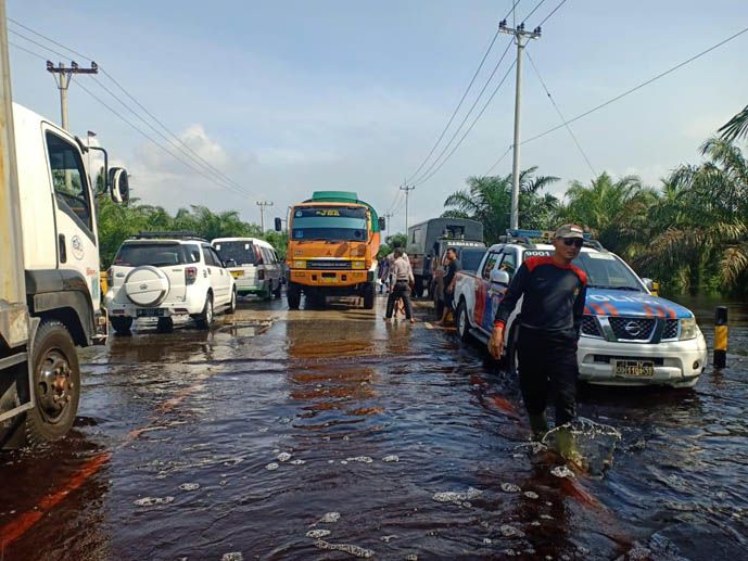 Banjir Jalan Lintas Timur Mulai Surut