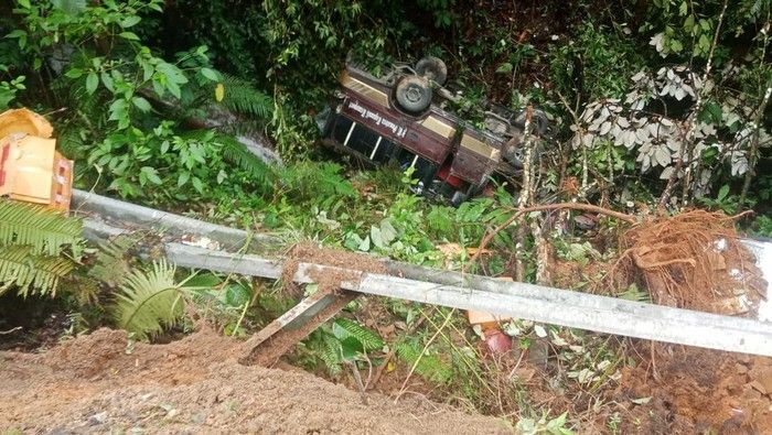 Bus Masuk Jurang Sedalam 30 Meter di Taput 2 Orang Tewas