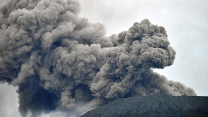 Gunung Marapi Meletus, Warga Sumbar Dilarang Mendekat Radius 4,5 Km