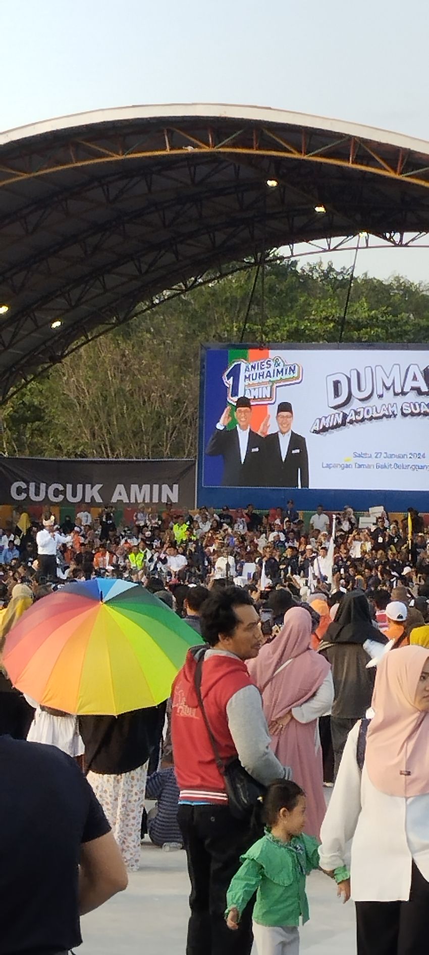 Kampanye ke 'Kota Minyak' Anies Baswedan Sebut Riau Kaya tapi Duit Tak Ado
