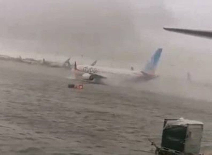 Ramai di Medsos, Bandara Dubai Kebanjiran! Seakan Berada di Sungai