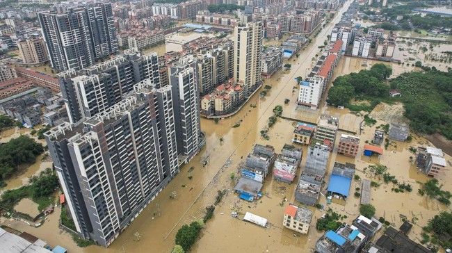 Banjir Bandang Terjang China, Ribuan Warga Satu Kota Mengungsi
