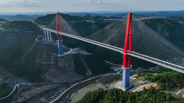 Penampakan Jembatan Sungai Longli China yang Bakal Dibuka Mei Mendatang