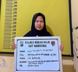 Ibu Muda di Rokanhilir Diringkus Nyambi Jual Narkoba