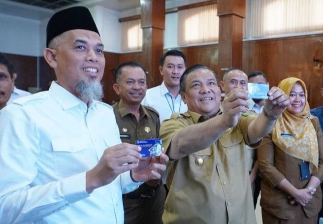 Pj Gubri dan Walikota Launching Kartu Sosial Berkhidmat di Dumai