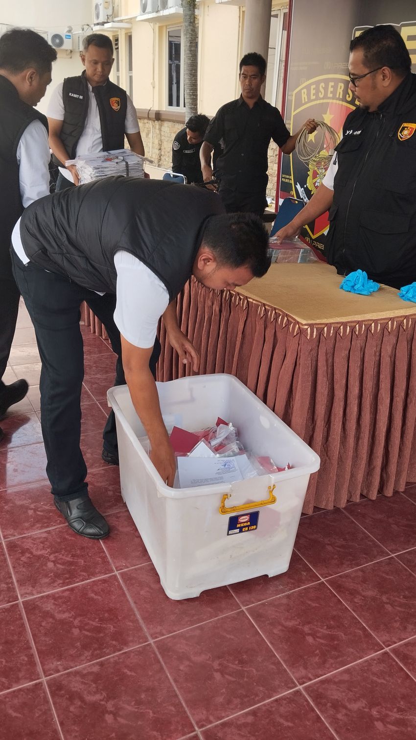 Dua Tersangka Dugaan Korupsi Dana Hibah Pemko Ditahan