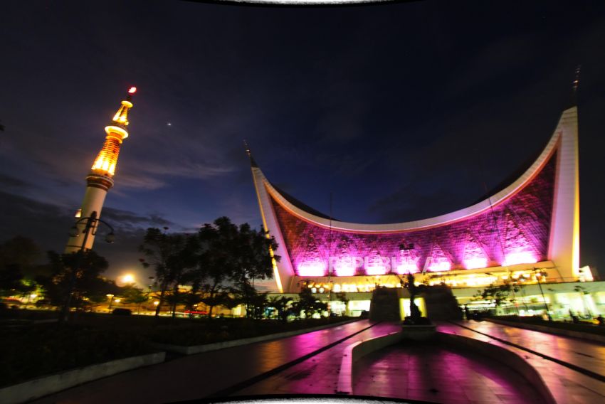 Masjid Raya Padang Bernama Syekh Ahmad Khatib Al Minangkabawi