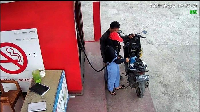 Karyawan SPBU Dilecehkan saat Mengisi BBM