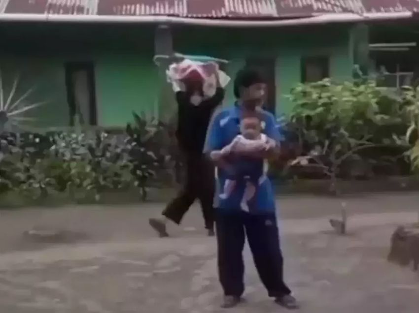 Tersebar Video , Penampakan Gadis Penjual Gorengan di Sumbar sebelum Ditemukan Meninggal