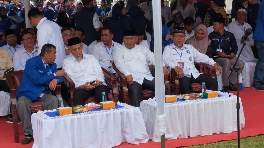Jelang Pencabutan Nomor Urut, Pasangan Paisal-Sugiyarto Pertama Datang ke KPU