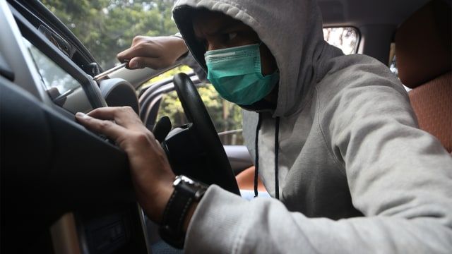 Uang Rp 800 Juta Milik Pengusaha Raib di Depan Rumah Makan