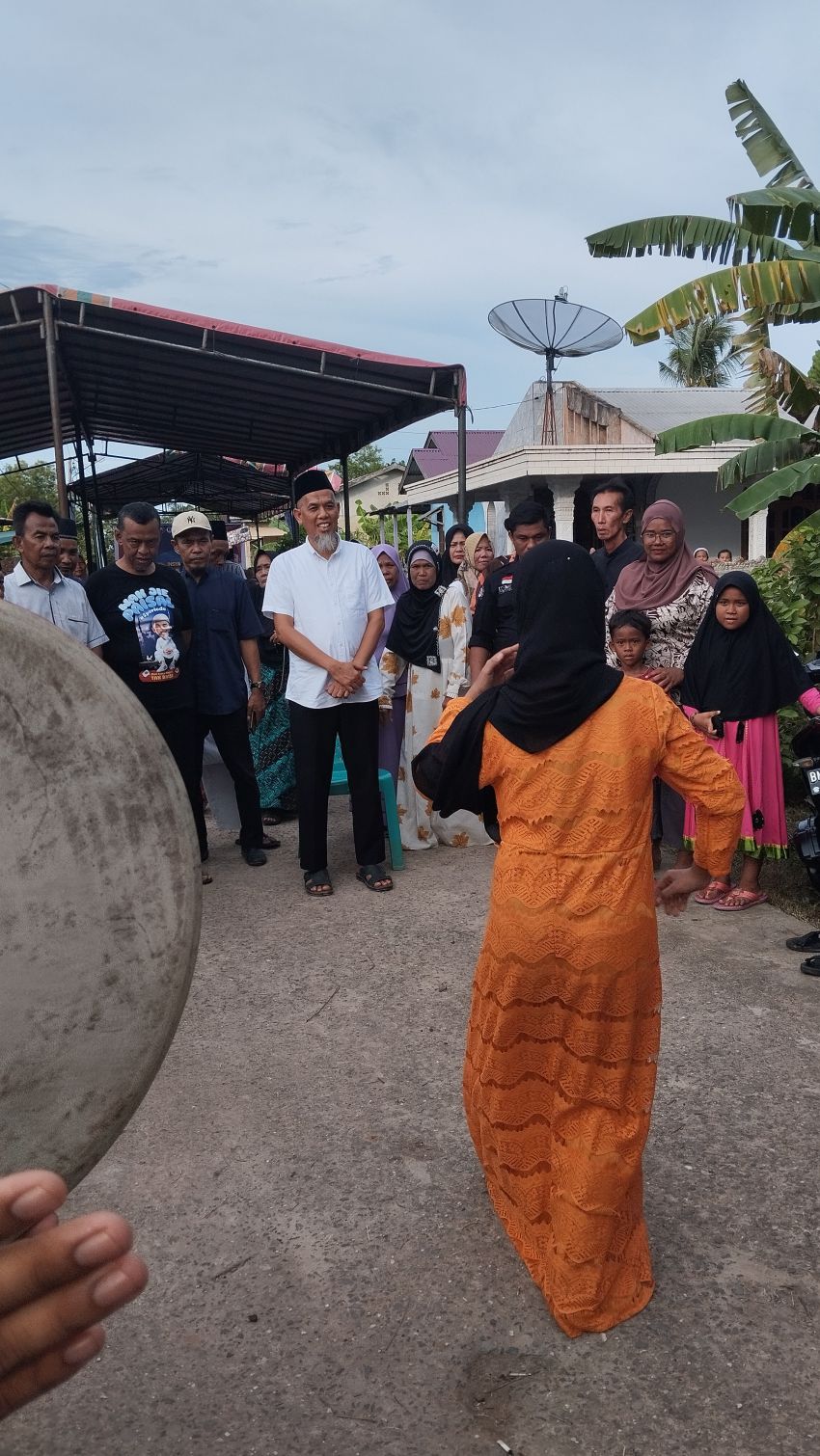 Kampanye Paisal di Purnama Disambut Silat Wanita
