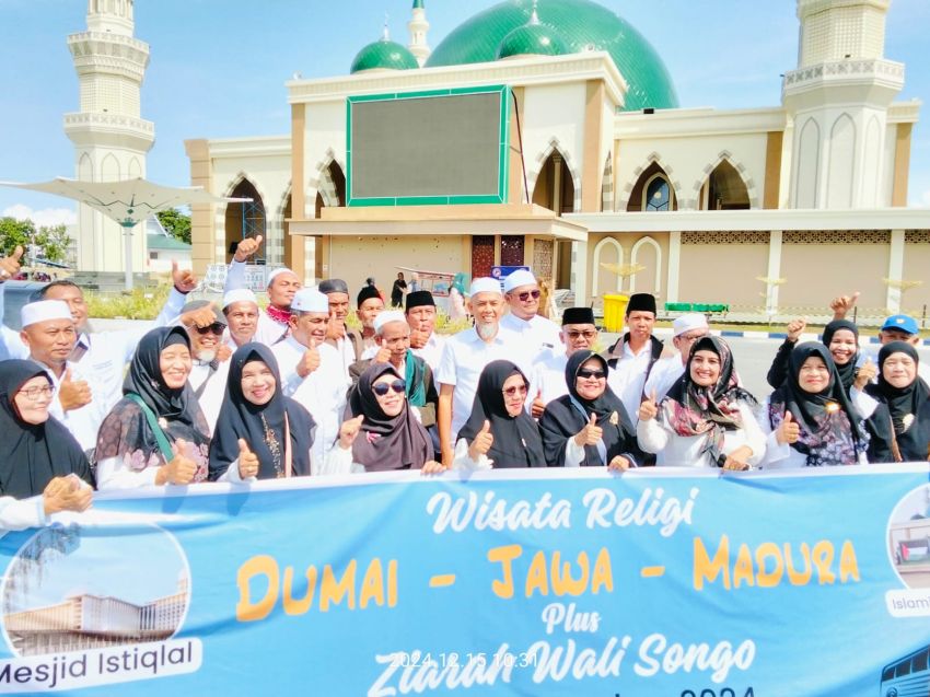 Dilepas Wako Dumai, 30 Peserta Wisata Religi ke Lima Makam Wali