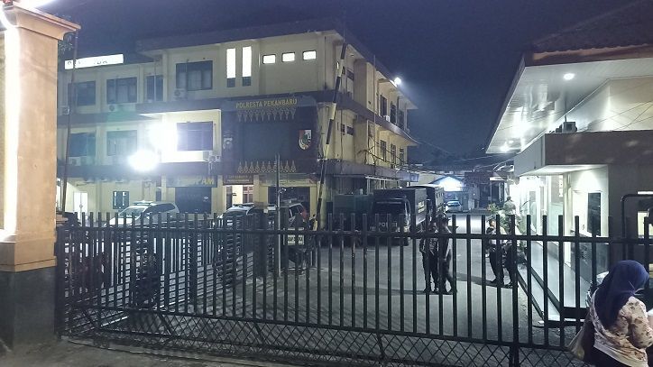 OTT KPK, Pj Walikota Pekanbaru dan 3 Pejabat Digiring ke Polresta