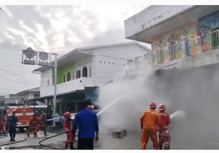 Breaking News: Kebakaran Toko di Tanjung Palas Satu Orang Meninggal Dunia