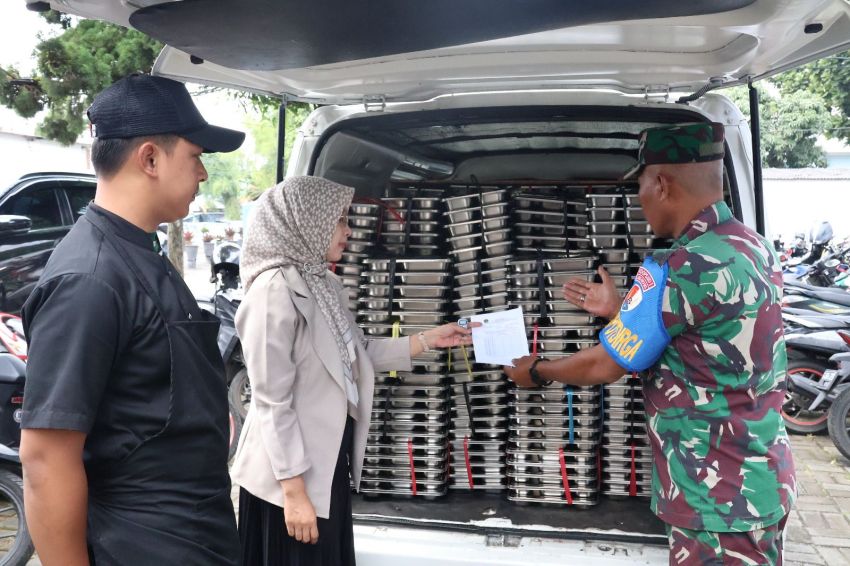 SPPG Lanud Husein Sastranegara , Capai Distribusikan Lebih 100.000 Paket Makan Siang Bergizi