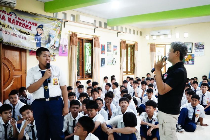 Polda Metro Jaya Gelar Penyuluhan P4GN di SMP Negeri 9 Jakarta