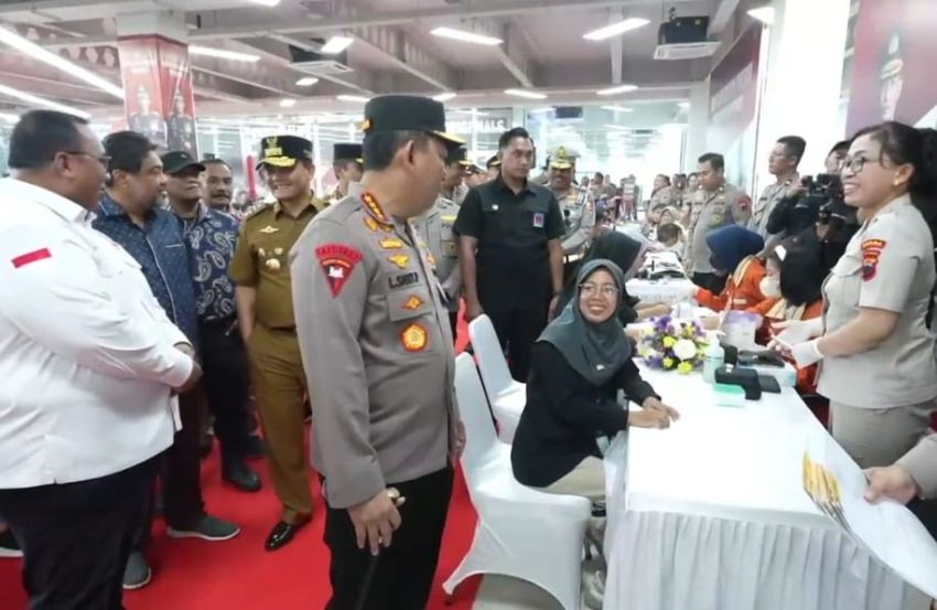 Kapolri Tinjau Bakti Kesehatan "Polri Untuk Masyarakat" di PT Tah Sung Hung