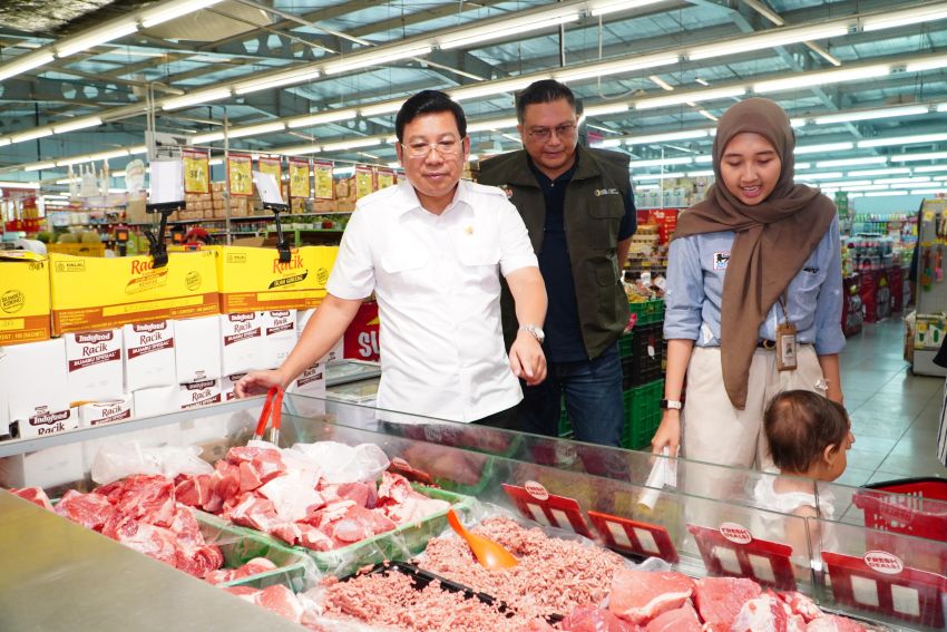 Kepala NFA Arief Prasetyo Adi Kunjungi Toko Daging Nusantara Kranggan dan Retail Modern Superindo di Kabupaten Bekasi