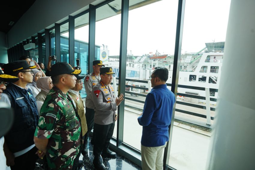 Tinjau Pelabuhan Merak, Kapolri Sebut Terjadi Penguraian Kepadatan Imbas Kebijakan Diskon Tiket dan WFA