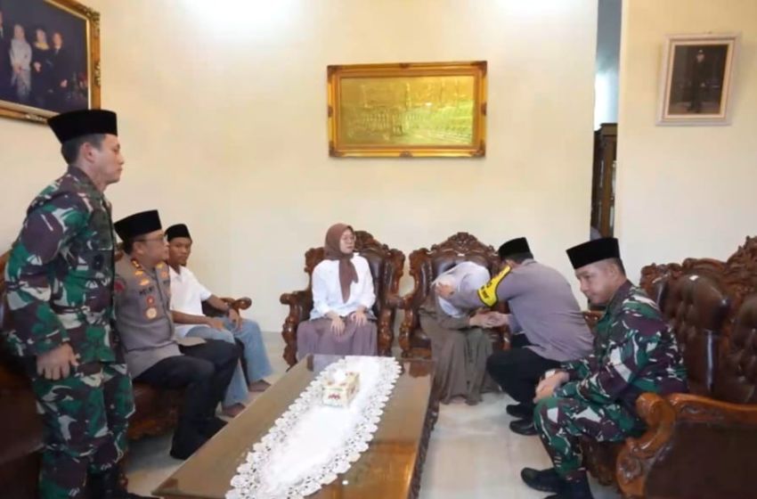 Kapolri Berikan Penghargaan Rekpro Bintara ke Daffa, Sepupu Almarhum Briptu Ghalib