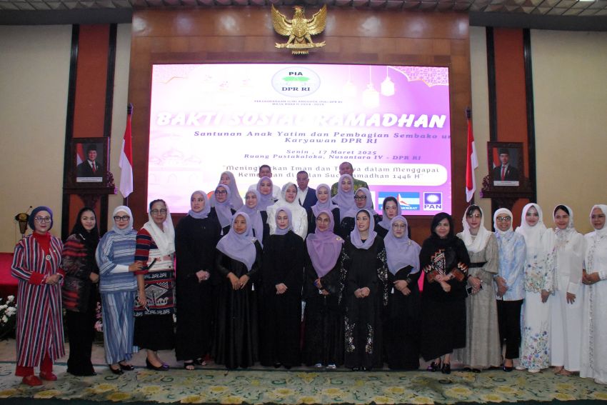 PIA DPR RI Gelar Bakti Sosial, Bagikan Paket Sembako bagi Anak Yatim, Korban Banjir, Serta Karyawan di DPR RI