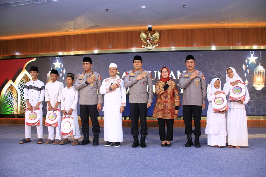 Polri dan Media Bersinergi Berbagi Takjil Serentak di Seluruh Indonesia