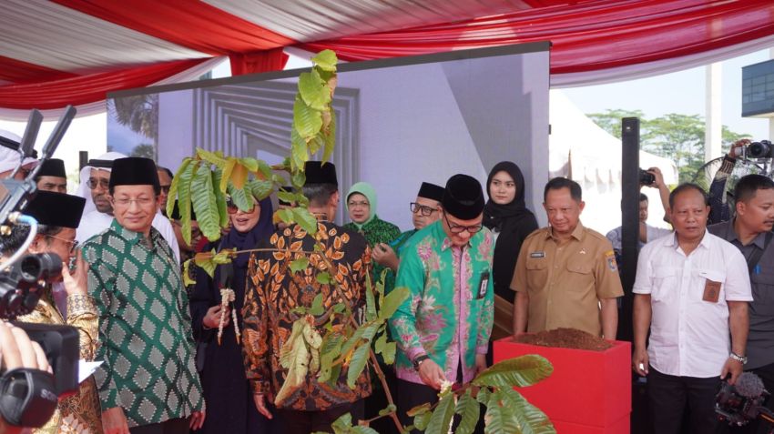 Hari Bumi Tokoh Agama Tanam Sejuta Pohon