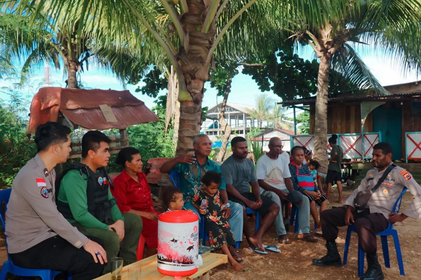 Satgas Humas Ops Damai Cartenz-2025 Gelar Kegiatan Humanis di Entrop Jayapura