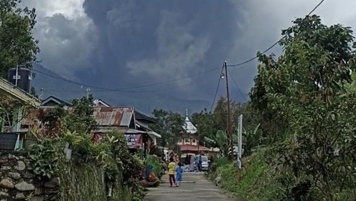 Gunung Merapi di Agam, Sumbar Kembali Meletus