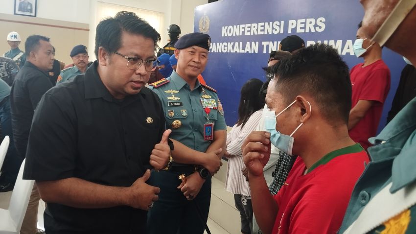Hentikan Penyelundupan 19 PMI ke Malaysia, Tim F1QR  Lanal Dumai Tembak Mesin Speedboat