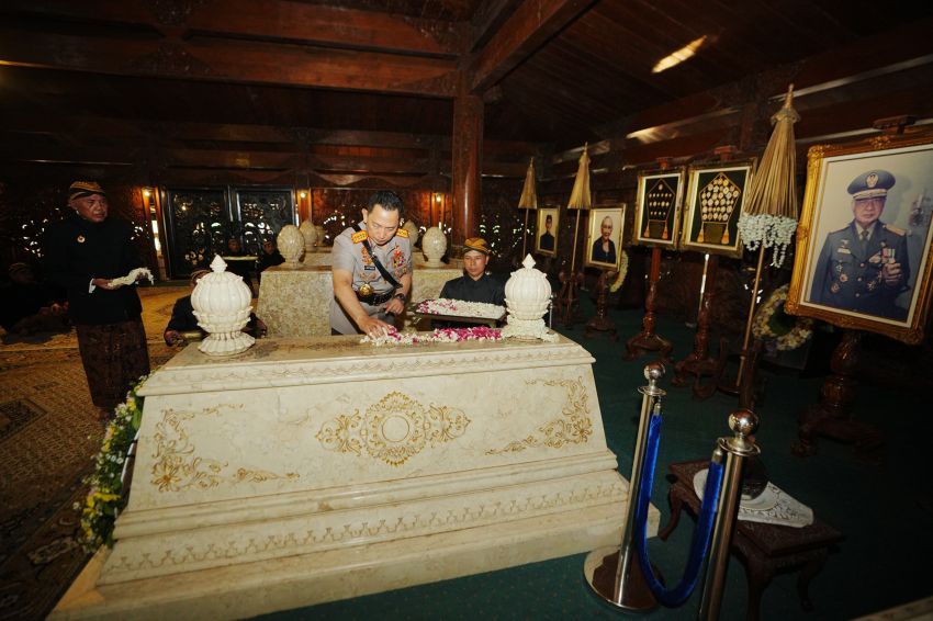 Setelah BJ Habibie-Soeharto, Kapolri akan Ziarah ke Makam Gusdur-Bung Karno Besok