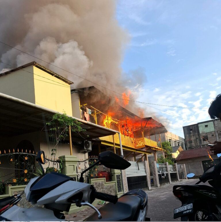 Rumah Kosan di Dumai Ludes Terbakar, Dua Orang Luka-luka