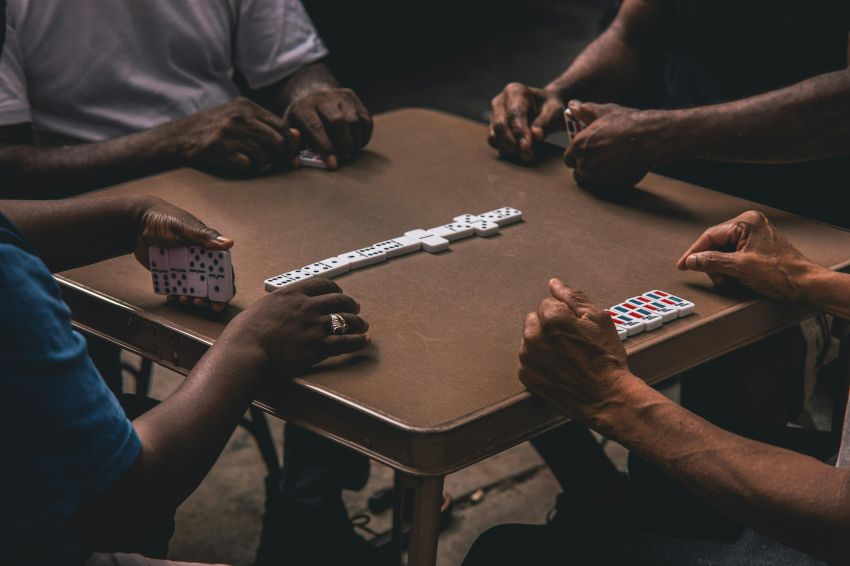 Terganggu Suara Bising Permainan Domino, Tetangga Dibakar Pelaku Gunakan Pertalite