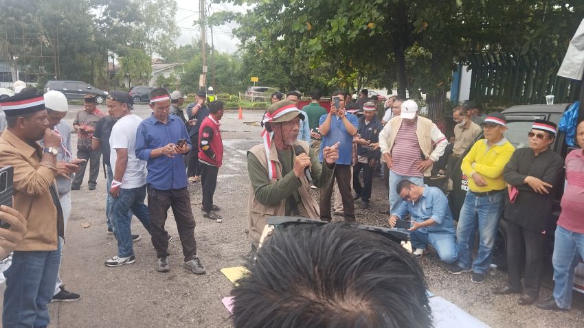 Banyak Bohongnya, Massa ARUK Dumai Hentikan Jawaban GM Pelindo