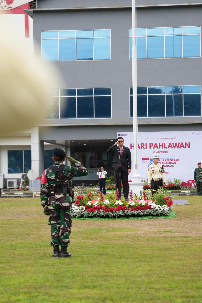 Peringati Hari Pahlawan, Kilang Pertamina Dumai Tabur Bunga di Laut
