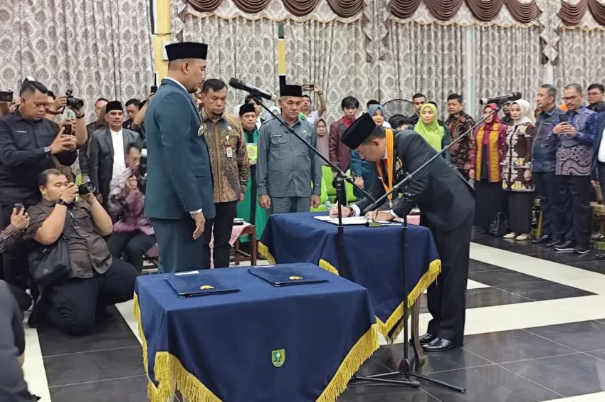 Kadis Sosial Pekanbaru Zulfahmi Dilantik Bupati Inhu Sebagai Sekda Definitif