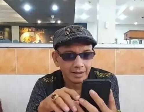 Aktivis 98 Erwin Minta Plt Gubernur Riau Copot Kadisdik Riau dan Kasek SMA Binsus Dumai