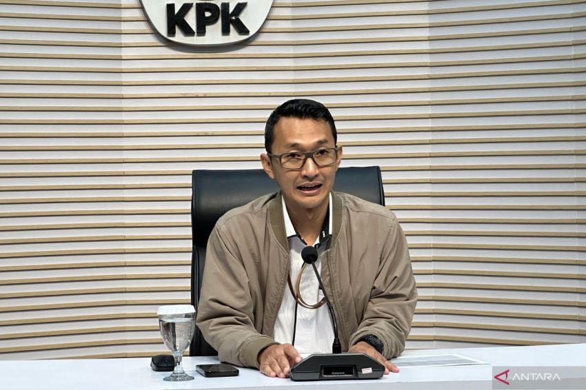 Status Gubernur Riau Abdul Wahid Ditentukan KPK Hari Ini