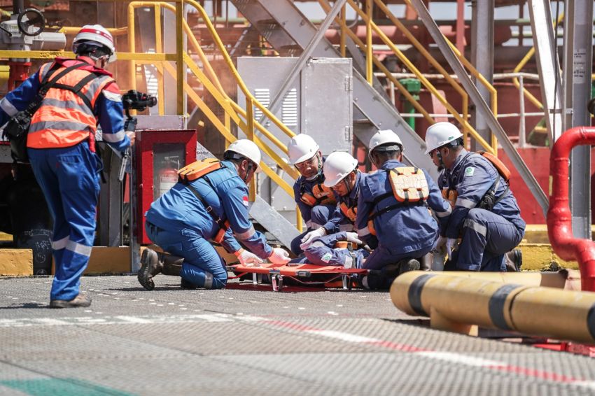 Sedang Loading, Pelabuhan 3 PHR Dumai Terjadi Teror dan Ledakan
