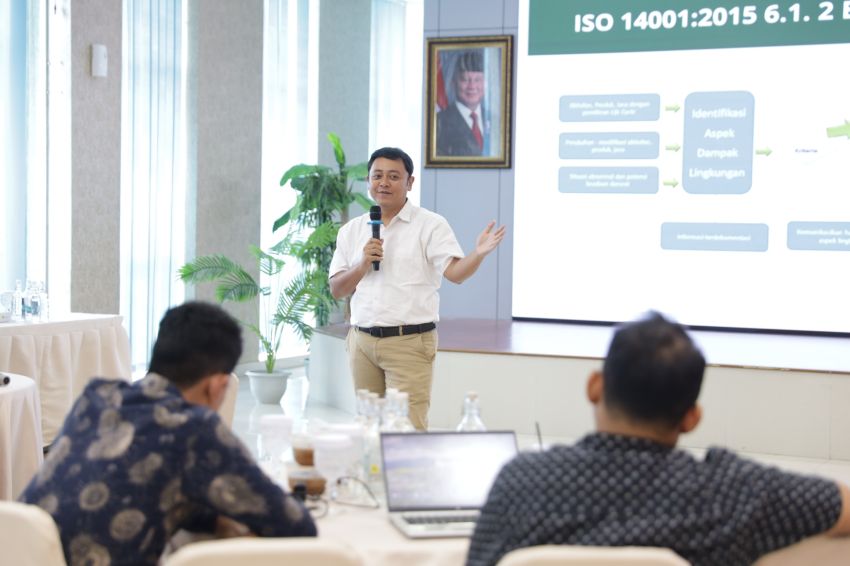 PLN UID Riau dan Kepri Kantongi Sertifikat ISO 14001:2015 Berkomitmen Tingkatkan Layanan ke Masyarakat