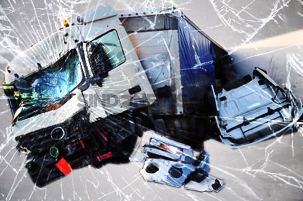 Mengemudi Melebar ke Kanan, Grand Max Tabrakan dengan Truk Hino, Dua Tewas