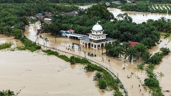 Gubernur Aceh Menangis, Akibat Banjir Beberapa Kampung Hilang