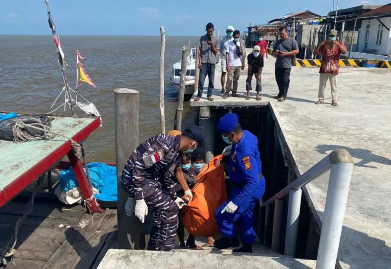 Belasan Mayat Membusuk Ditemukan Mengambang Diperairan Rohil