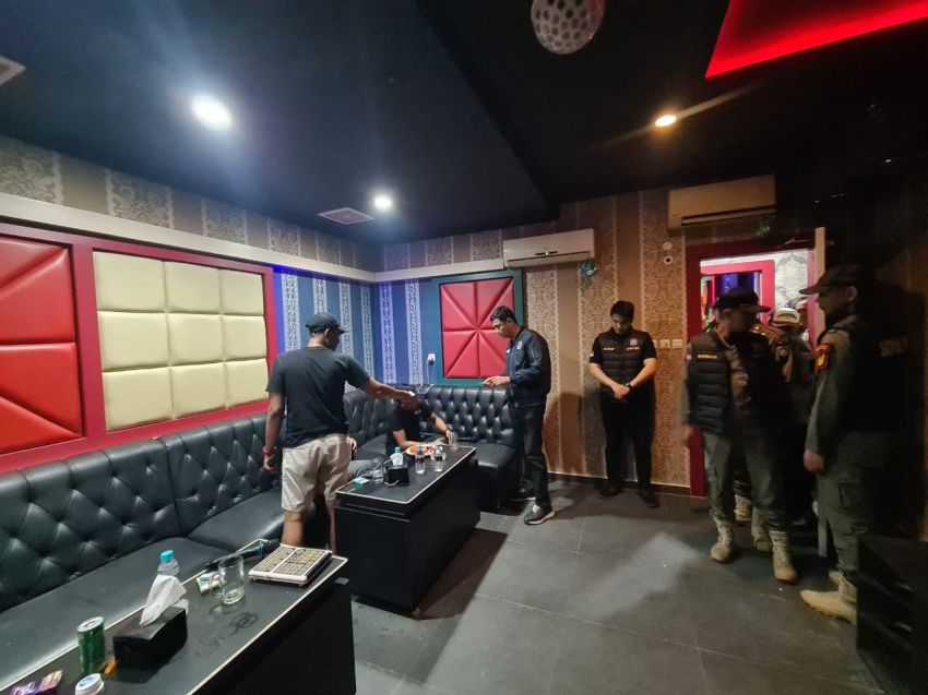 Langgar Perwako, Satpol PP Hentikan 18 Tempat Hiburan Malam