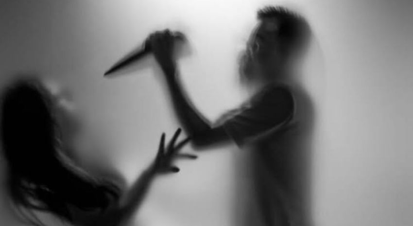 Cemburu Lihat Panggilan Telepon dari Pria Suami Bacok Istri